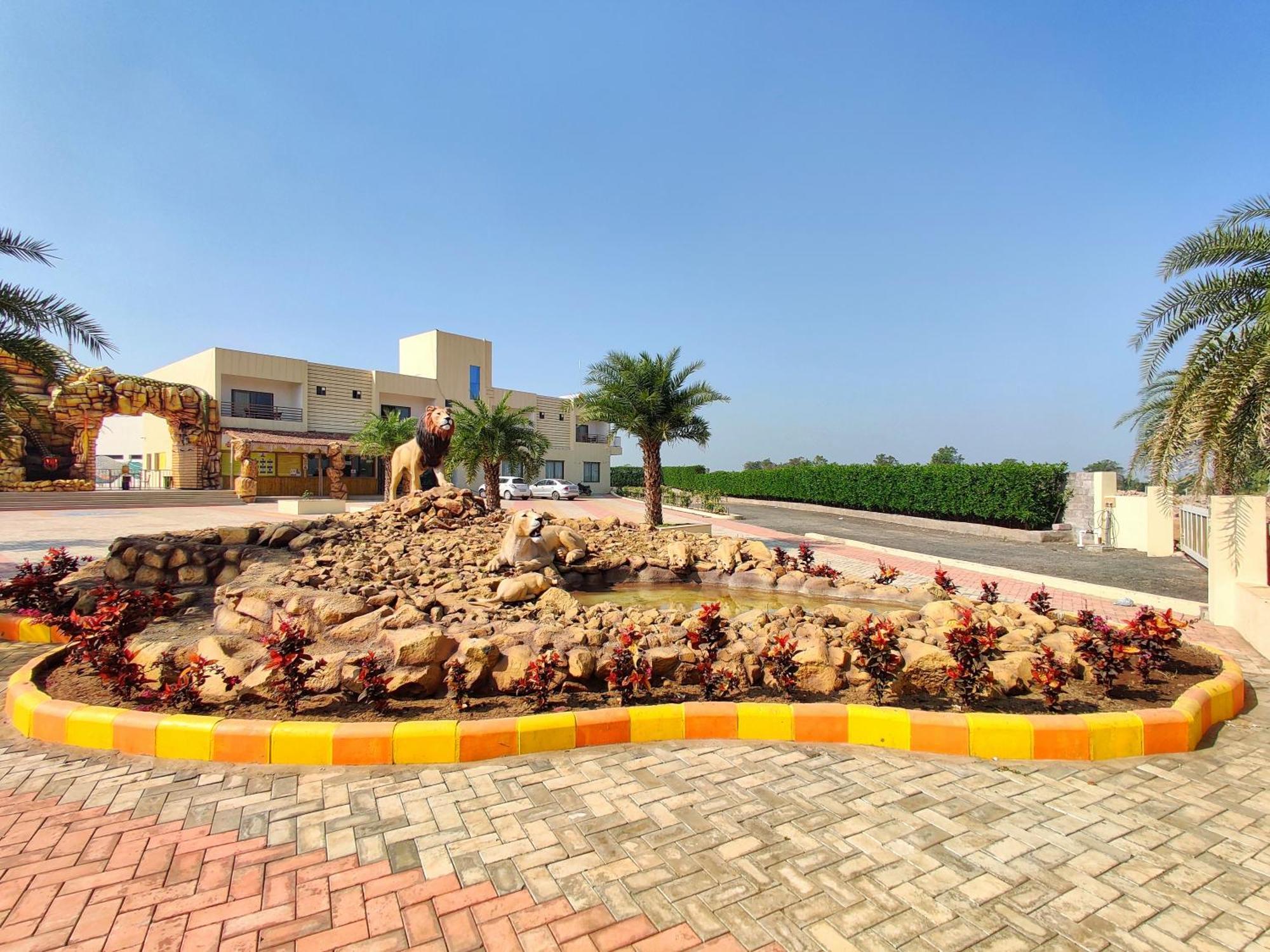 Wet N Wild Water Park & Resort Mendarda Exterior photo